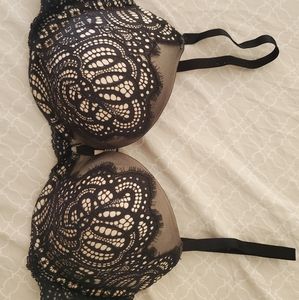 Body by Victoria Wireless Push Up Bra
